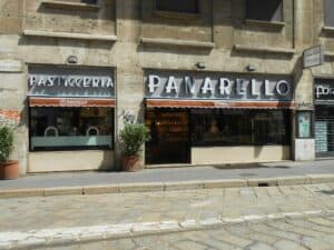 Panarello-esterno-negozio-Milano-vetrine
