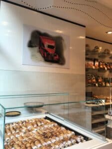 Panarello-interno-negozio-Milano-cannoncini